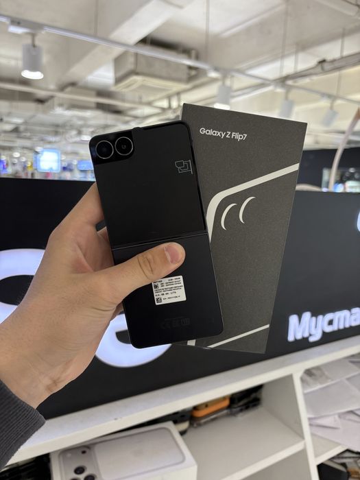 Samsung Z flip7 256gb