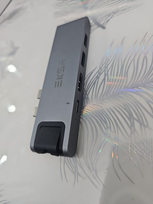2 Hub-uri – Dock USB-C EKSA + Hub USB-A QICENT | NOI
Descriere scu