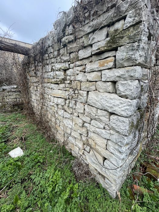 Продавам дялан камък 40-50м3