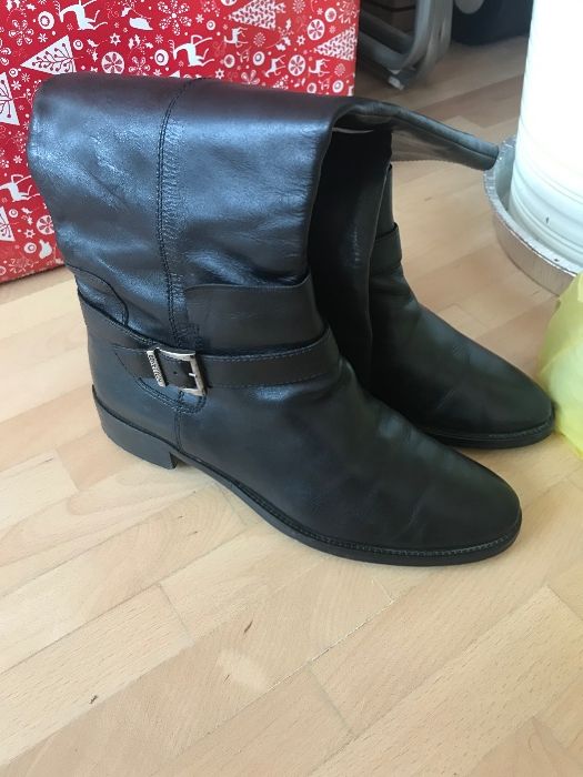 Кожени ботуши Beneton