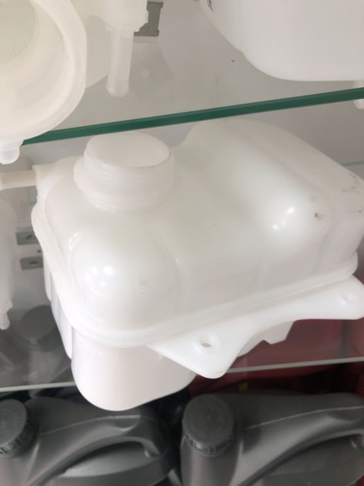 Бачок расширительный для антифриза