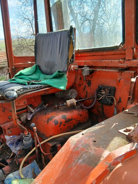 Продавам шаси Т16М.Цена: 2260 евро.Коментар на цената на място.