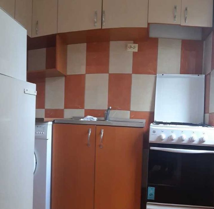 Дава се под наем Едностаен апартамент в Пловдив, Кършияка - 40 кв.м за 183.6 € - Снимка #1