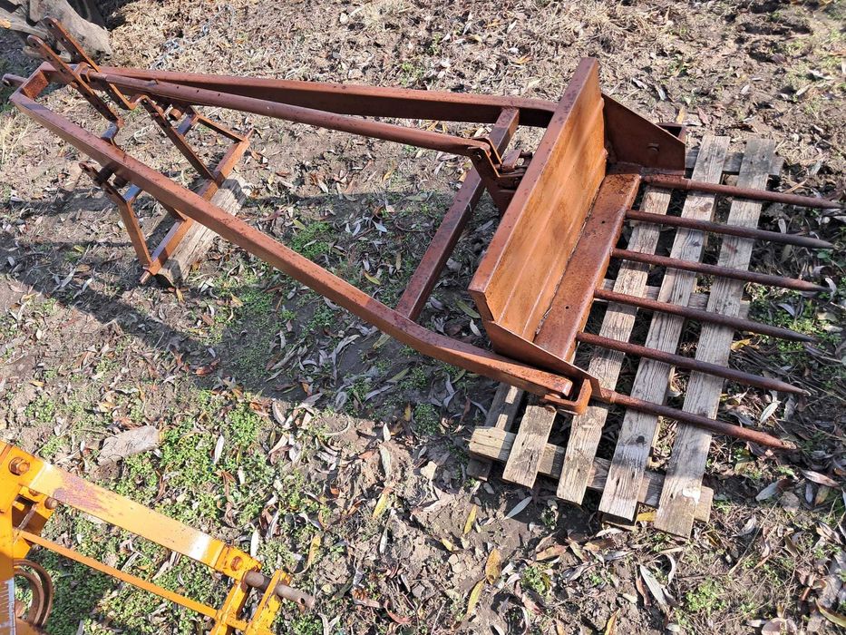 incarcator cu furci in tiranti