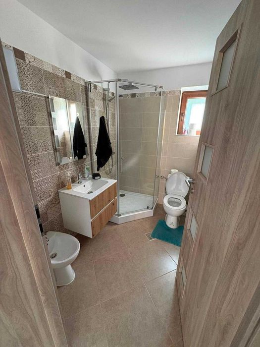 Casa de inchiriat Cristian, Brasov, 200 mp, 1400 mp gradina, garaj 2 locuri parcare
