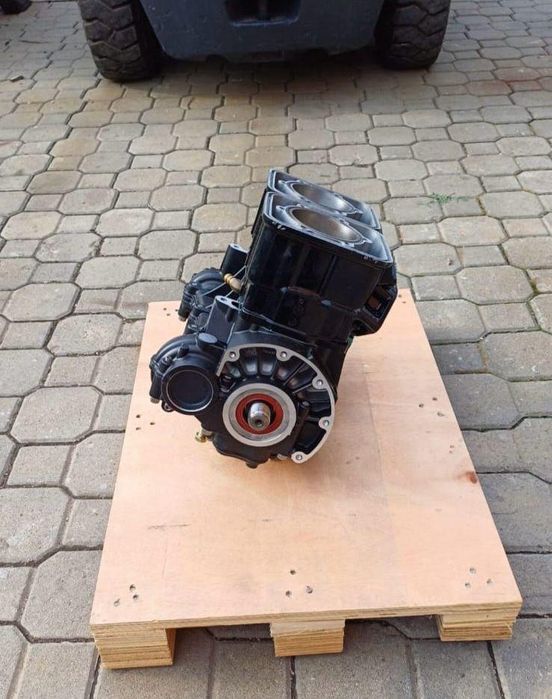 Двигатель на гидроцикл