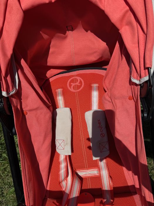 Cărucior sport compact și ultra-ușor – Cybex Beezy Hibiscus Red