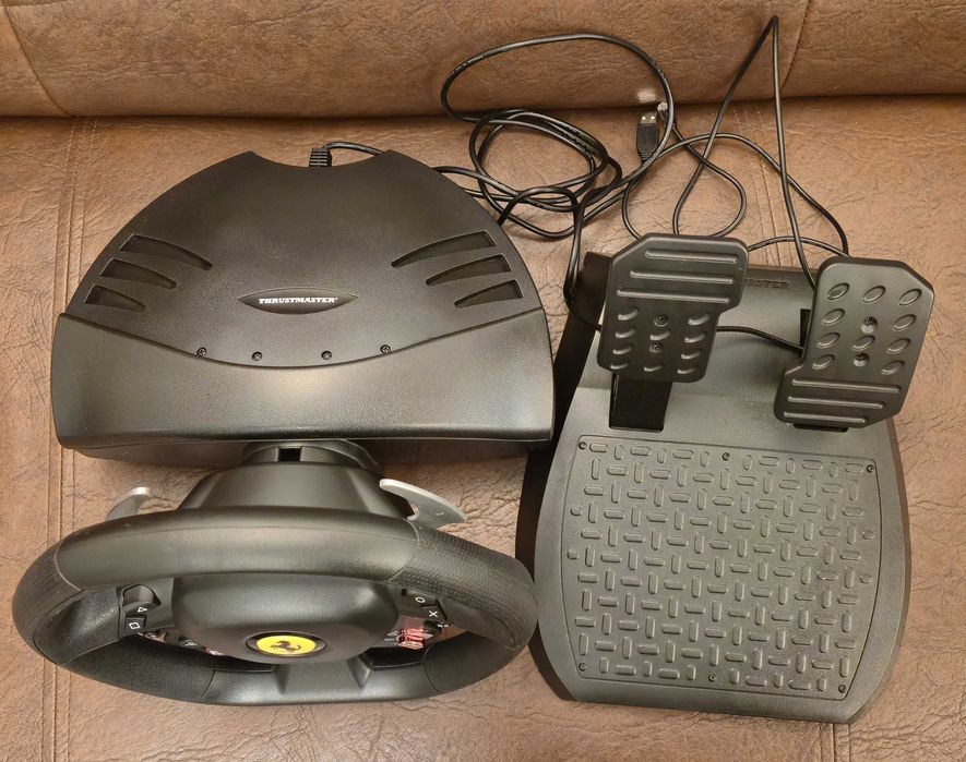 Volan cu pedale Thrustmaster T80 Ferrari 488 GTB Edition