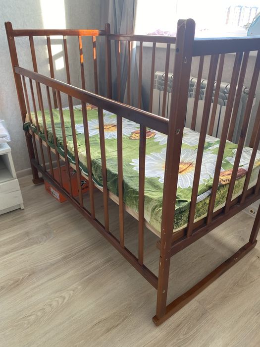 Отдам даром детскую кроватку