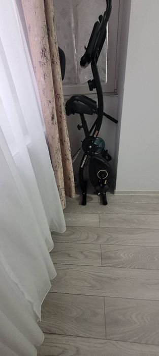 Garsonieră de vânzare în Onești, etaj 2, zona de sus.