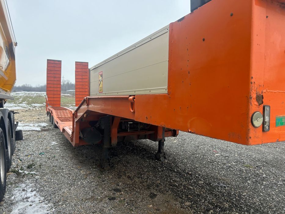 Vând   Închirieze    Remorcă  transport  utilaje