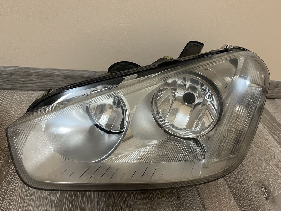 Faruri stanga dreapta Ford C-max 2007-2010 facelift