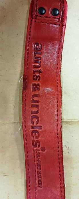 (233) Маркова дамска чанта