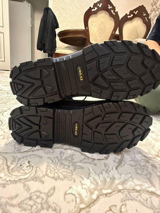 Продам демисезоные рабочие ботинки