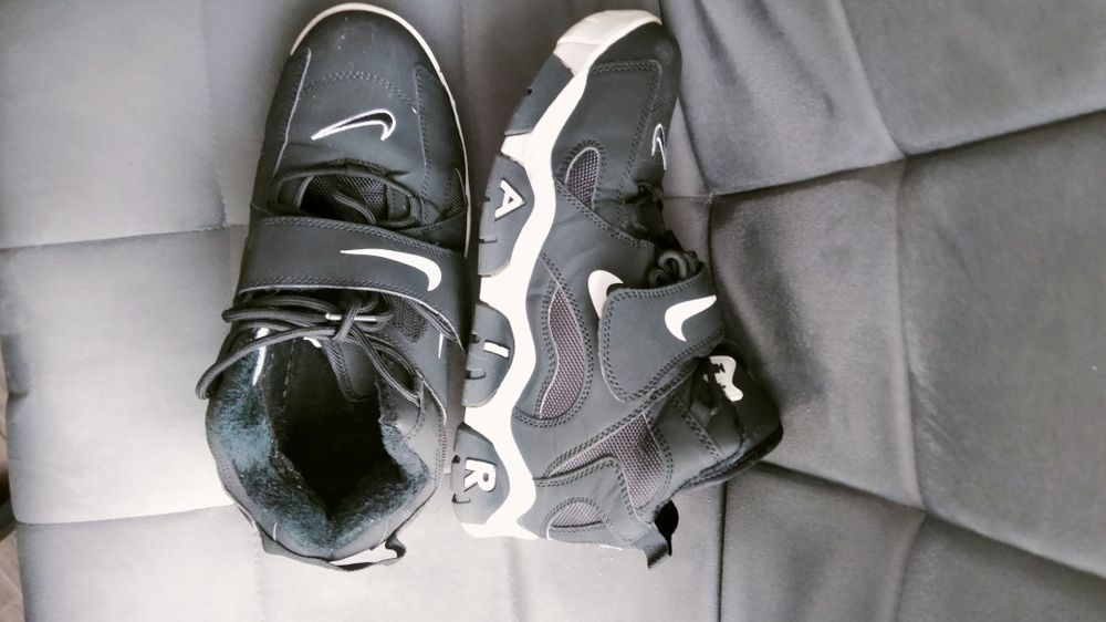 Продам демисезонные кроссовки