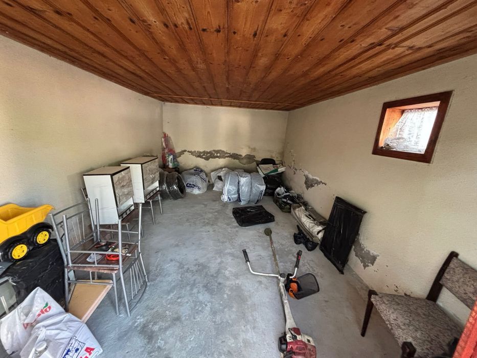 CASA, ANEXE si teren