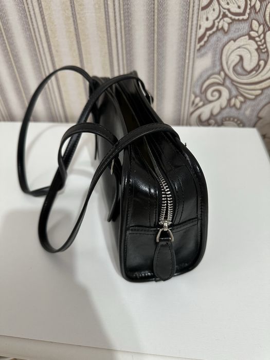 Кожаная сумочка багет