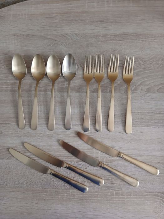 Seturi porțelan, tacâmuri inox și accesorii bucătărie – multiple produse