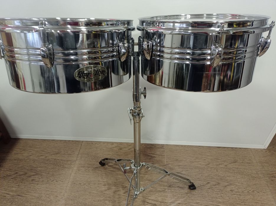 Бонгоси . Барабани .Перкусии