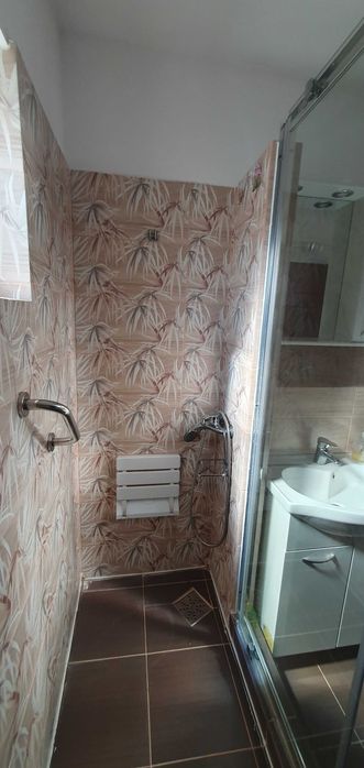 Închiriez apartament 2 camere decomandate - More