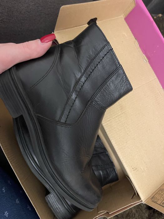 Продам туфли -ботинки 35 размер