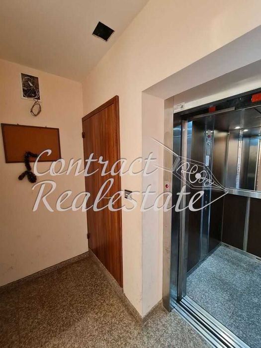 Продава се Двустаен апартамент в Варна, Център - 35 кв.м за 2329 €/кв.м - Снимка #11