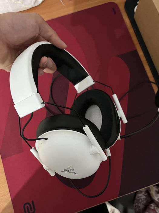 Нашуышники razer shark V2 X