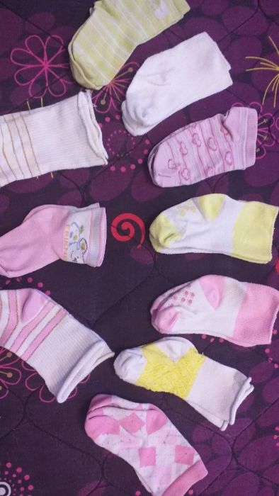 Детски чорапки за 1-2-3г., лигавници, шапки-10 лв. За 10 бр.