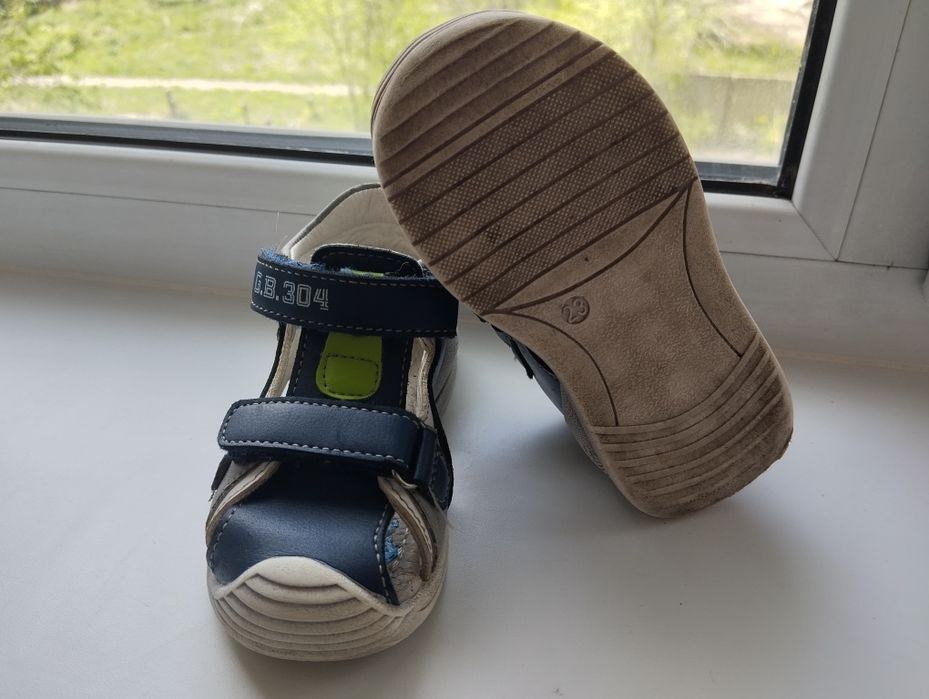 Сандалии 4 пары .   .