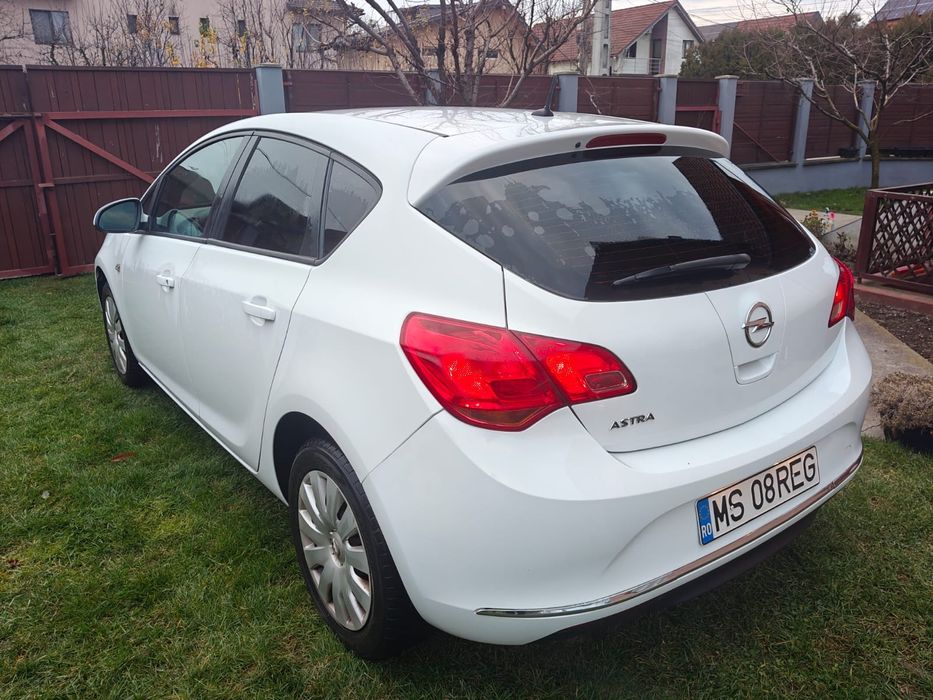 Vand Opel Asta, an fabricație 2013, 1.7 CDTI, Euro 5, km puțini