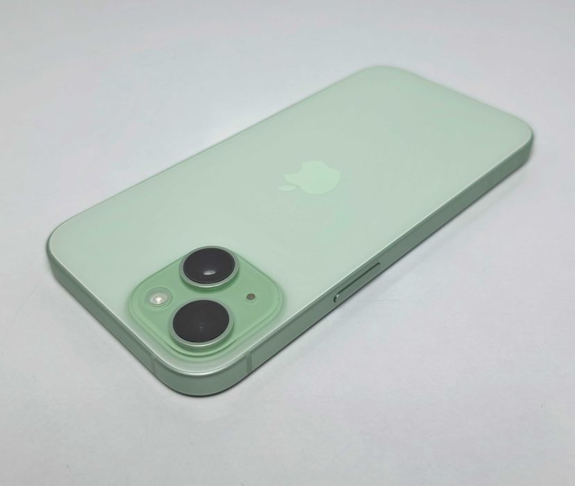 iPhone 15 128GB Green