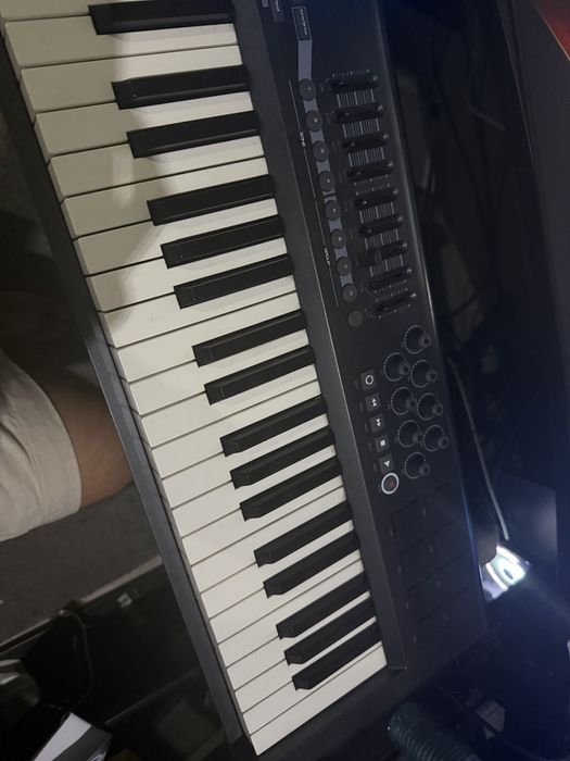 M-Audio Axiom 49 – MIDI клавиатура