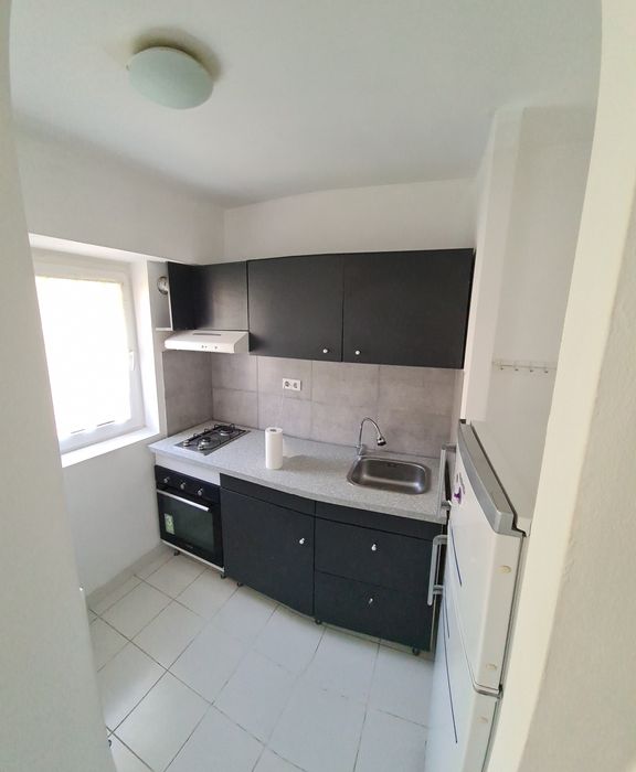 Garsoniera Teiul Doamnei , str Petre Antonescu nr 5, etaj 5 din 10