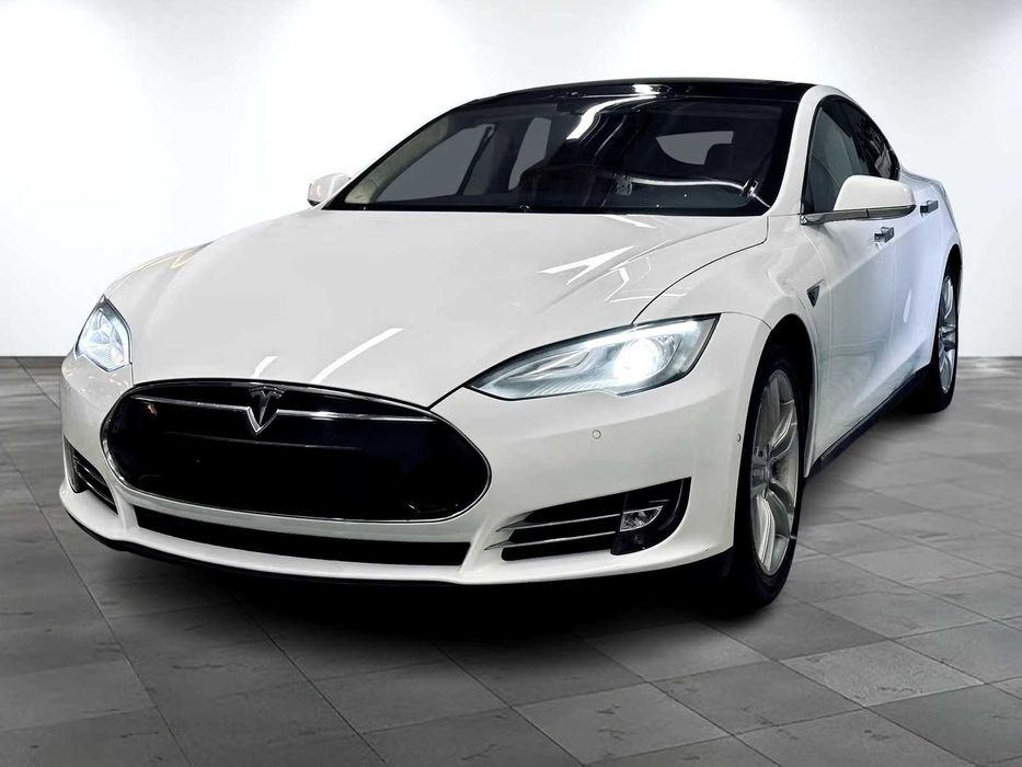 Tesla Model S 2016