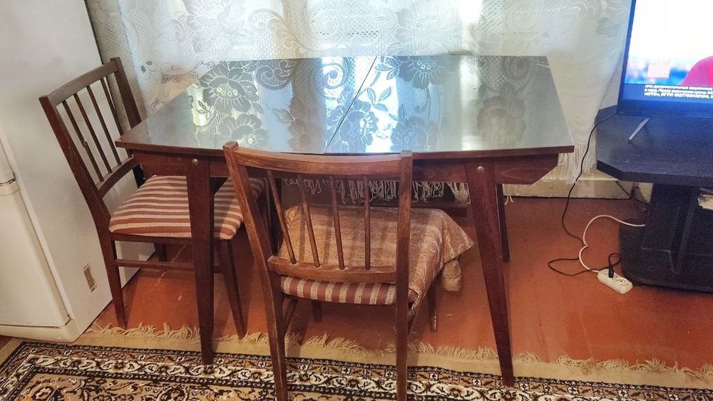 стол со стульями
