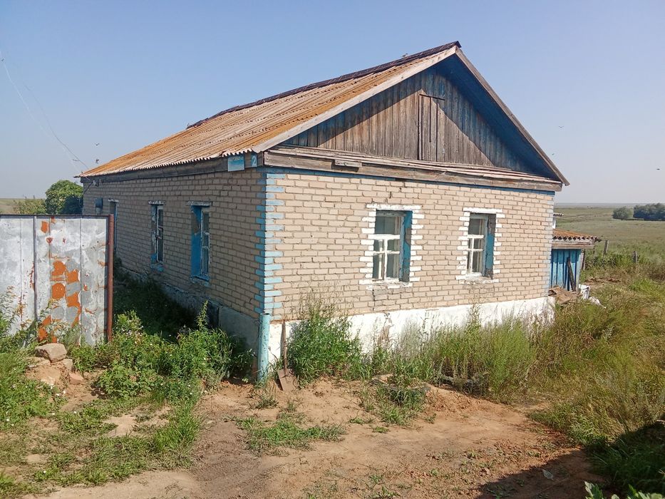 Продам дом в деревне Александровка.