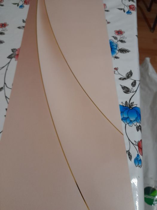 Обрезки пластика от рекламы