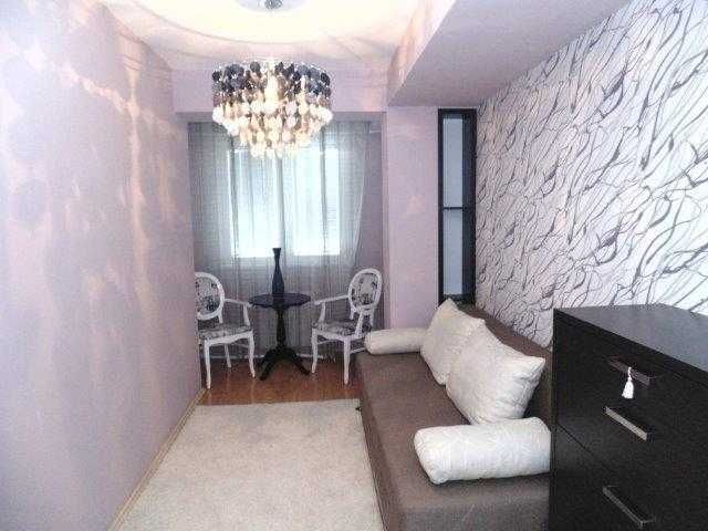 Дава се под наем Тристаен апартамент в Бургас, Център - 76 кв.м за 280.5 € - Снимка #5