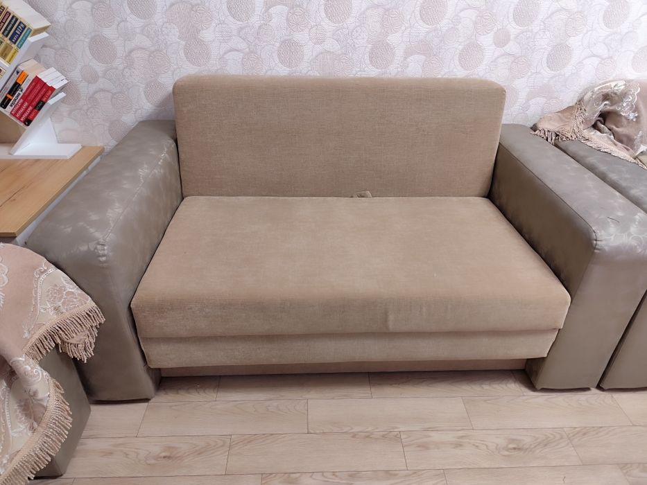 Продам диван в хорошем состоянии