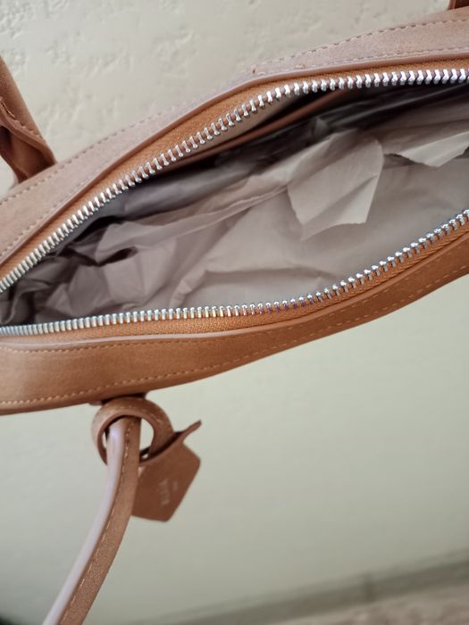 Продам сумку замша 400 000су , сумки и наволочки с вышивкой