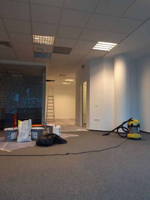 Oferim Servici de Curățenie Scări de bloc pe santiere in apartamente