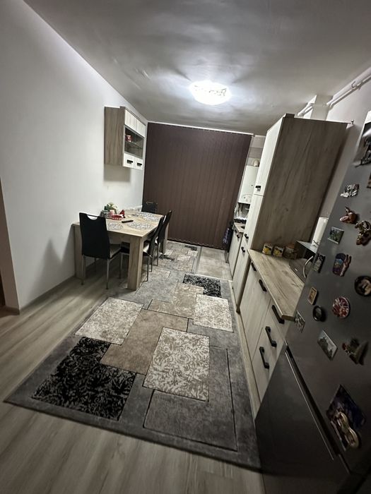 Vand apartament cu 2 camere