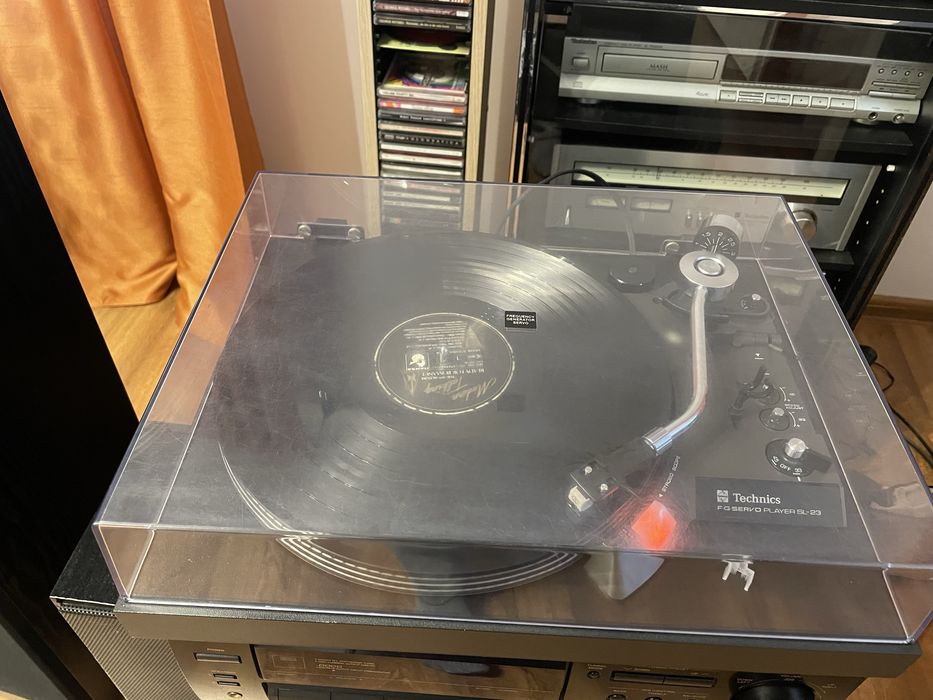 Pick-up NEC AUP-5000E Authentic Series si Technics SL 23A