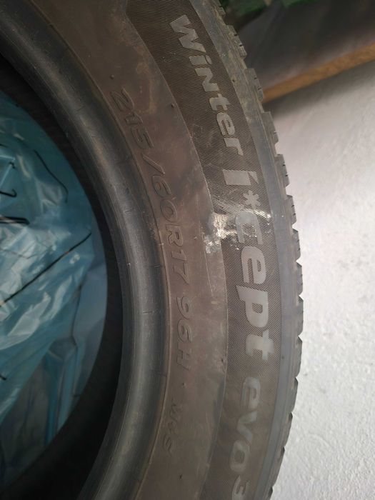 Set 4 Anvelope iarna Hankook 215 60 17 prod 4121 profil 7-8mm folosite 2 sezoane aprox 10000km