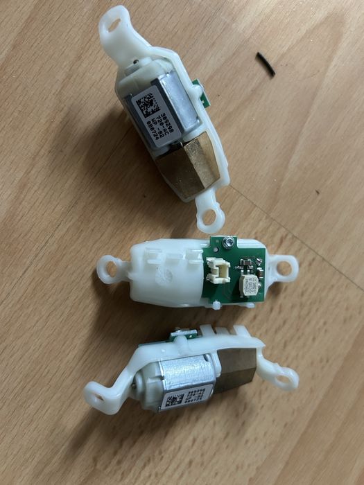 Motoras vibratii volan bmw g30 g31 g11 g12 g15 g01 g02 f93 f97