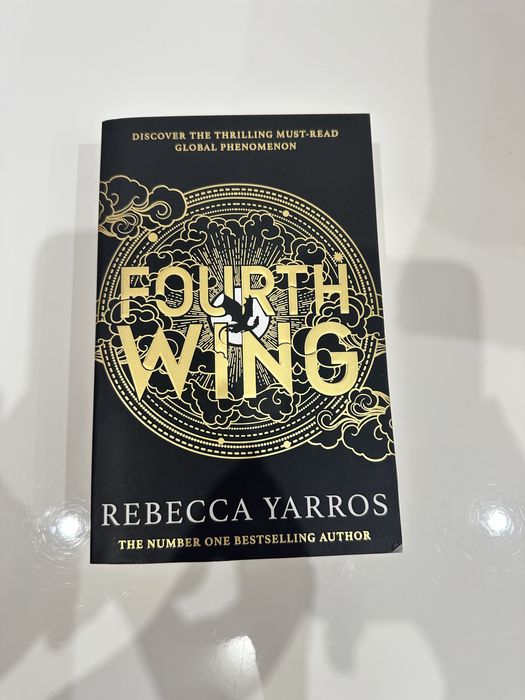 Fourth Wing | Rebecca Yarros | English books
