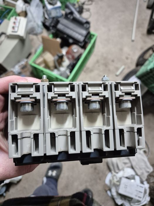 Автоматичен прекъсвач  Merlin Gerin