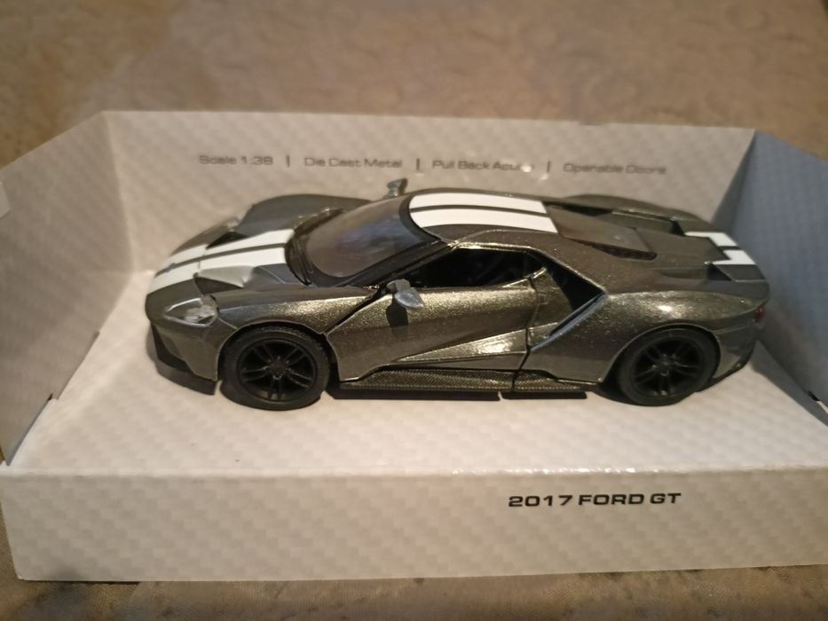 Метални колички 1/32