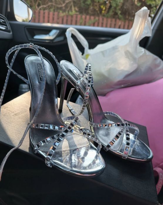 Sandale cu toc IL PASSO NOI !