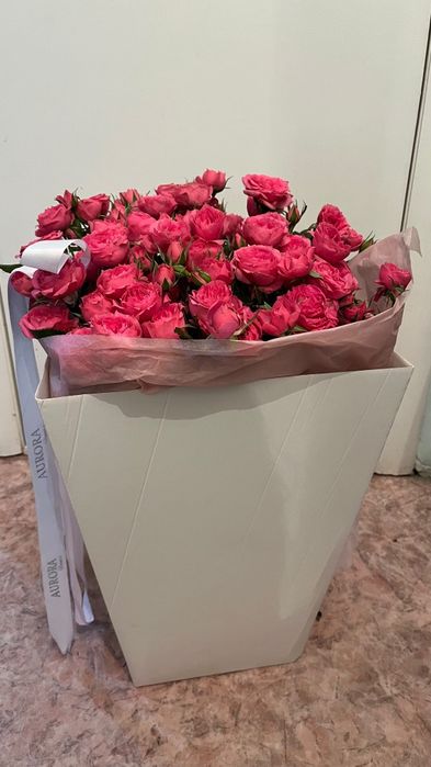 кустовие розы   .